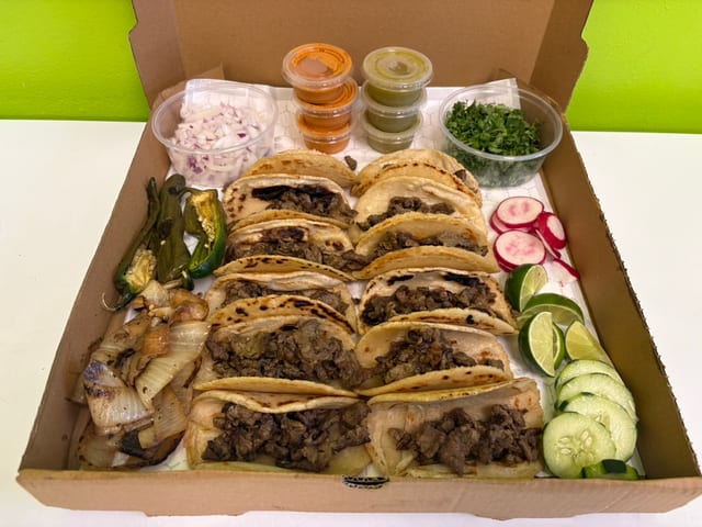 El Rolas Taco Box.