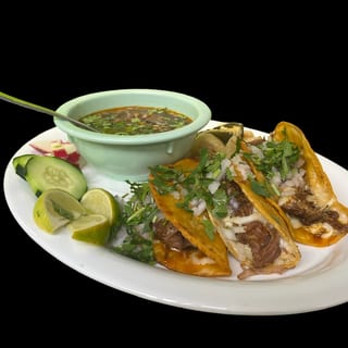 3 Quesabirria tacos R,B&consome